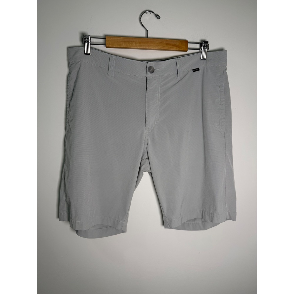 TravisMathew Mens Beck Performance Golf Shorts Gray Micro Stripe 36 4600100712